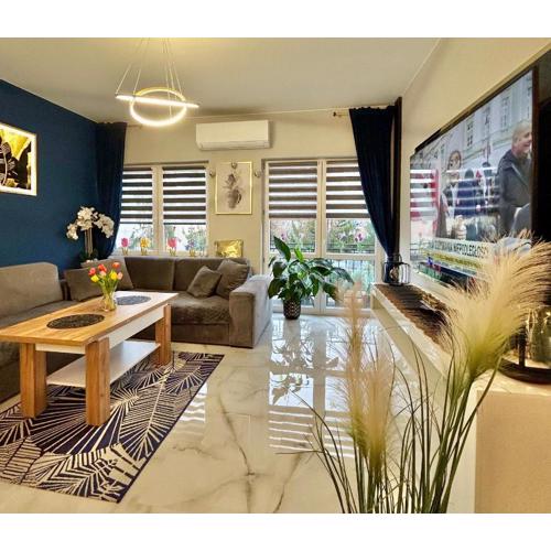 Golden Luxury Suite