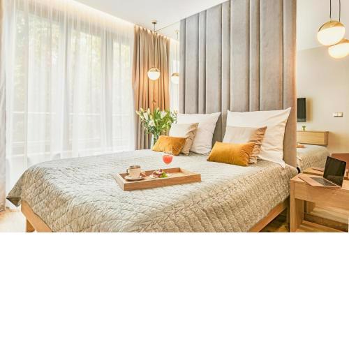 Golden Queen Apartments Old Town