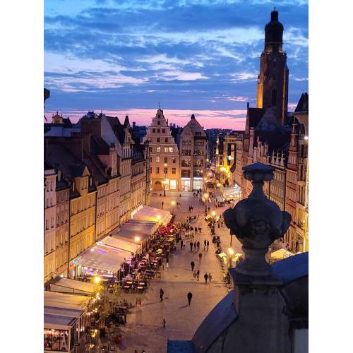 Golden Rooftop Apartment-OldTown
