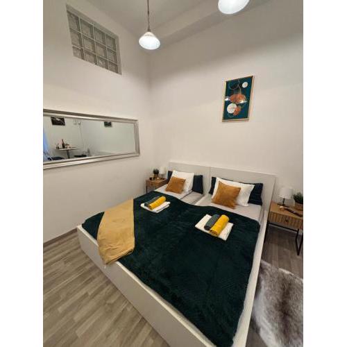 Golden Sun Apartment at Buda Castle