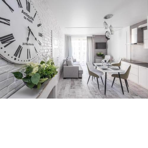 Good Time Apartment Business Center
