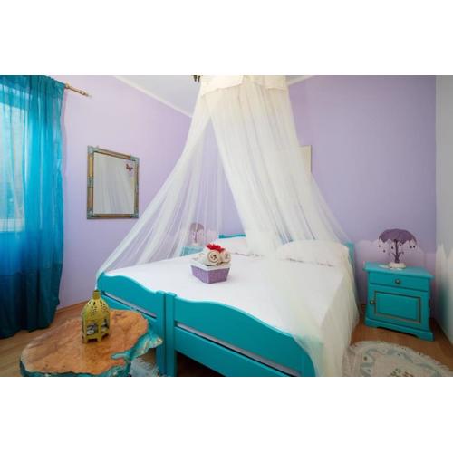 Gorgeous 2+1 room appartement with private parking