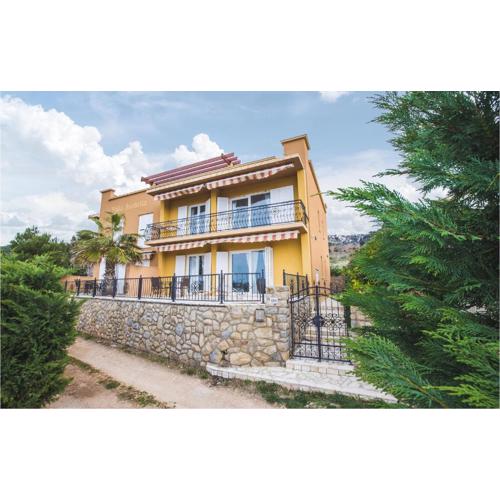 Gorgeous Apartment In Banjol