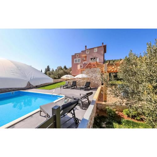 Gorgeous Apartment In Dobropoljana