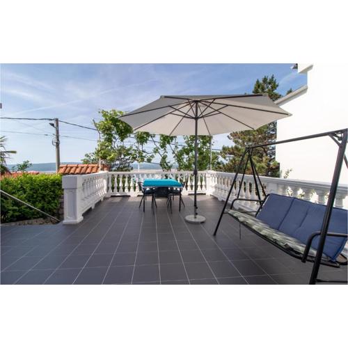 Gorgeous Apartment In Dramalj With Wifi