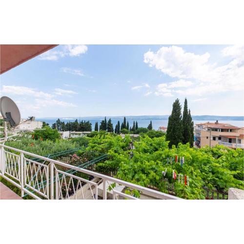 Gorgeous Apartment In Duce With Wifi