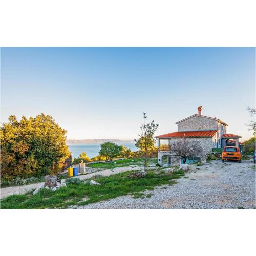 Gorgeous Apartment In Gondolici