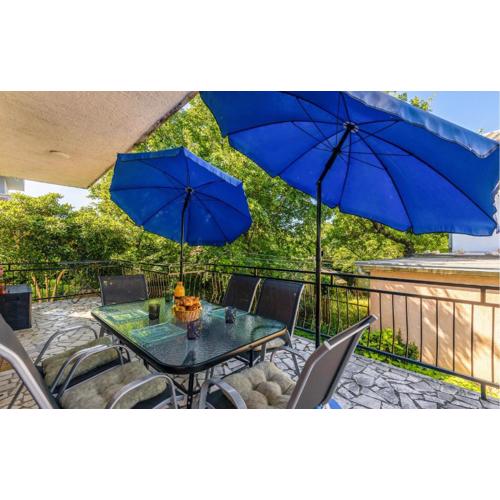 Gorgeous Apartment In Jadranovo