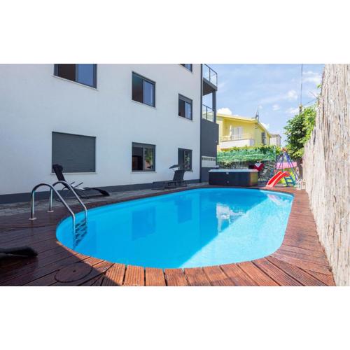Gorgeous Apartment In Kastel Kambelovac
