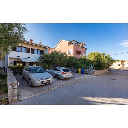 Gorgeous Apartment In Kornic With Wifi