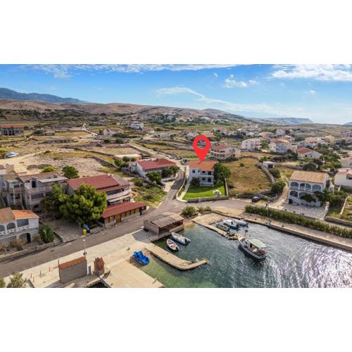 Gorgeous Apartment In Kustici With Wifi
