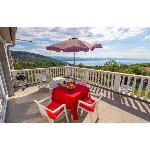 Gorgeous Apartment In Lovran
