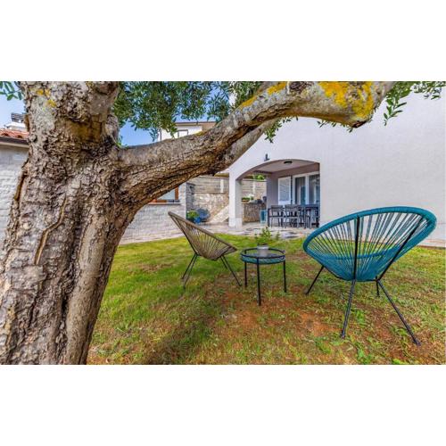Gorgeous Apartment In Medulin With Wifi