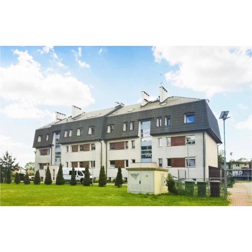 Gorgeous Apartment In Nowe Warpno