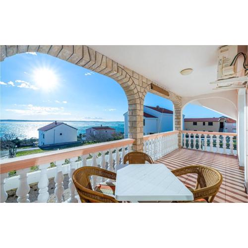Gorgeous Apartment In Rtina With Wifi