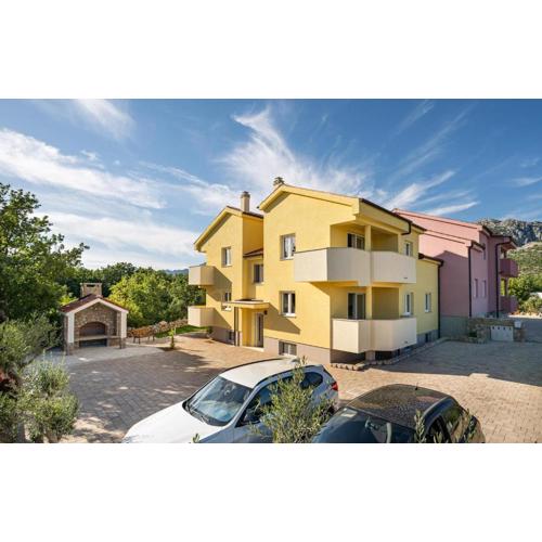 Gorgeous Apartment In Starigrad