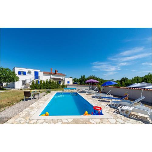 Gorgeous Apartment In Trget With Wifi