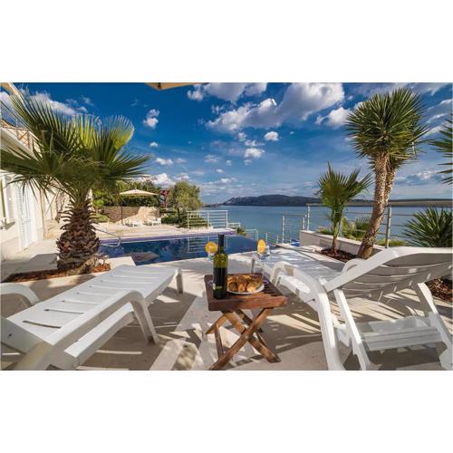 Gorgeous Apartment In Vidalici