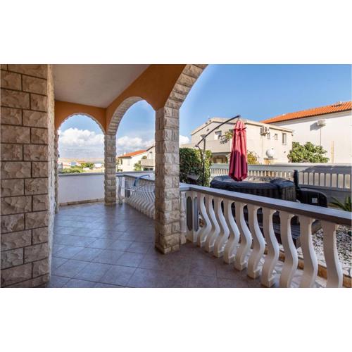 Gorgeous Apartment In Vir With Wifi
