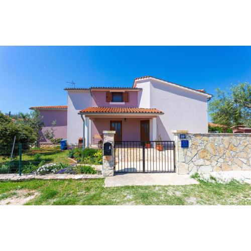 Gorgeous Apartment In Vodnjan With Wifi