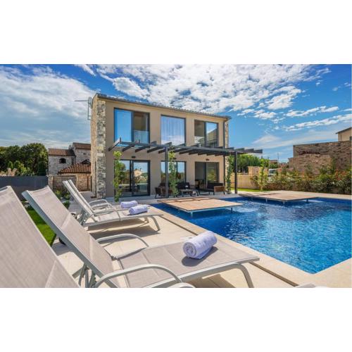 Gorgeous Home In Bale