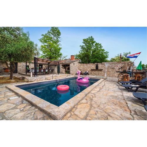 Gorgeous Home In Benkovac