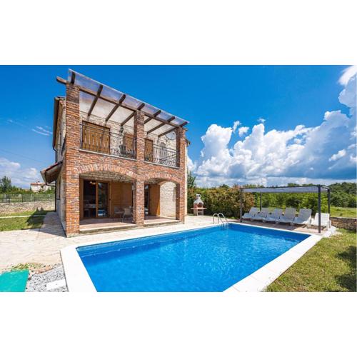 Gorgeous Home In Cabrunici With Wifi