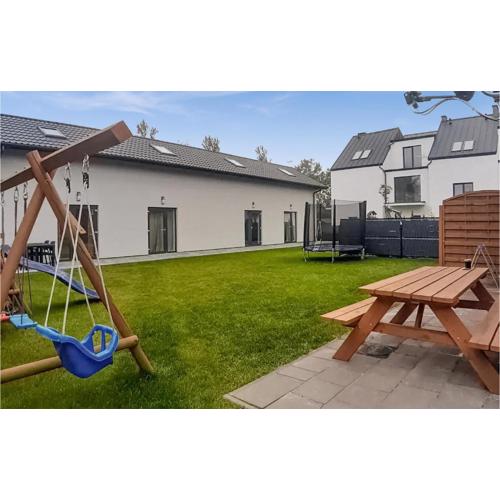 Gorgeous Home In Grzybowo With Wifi