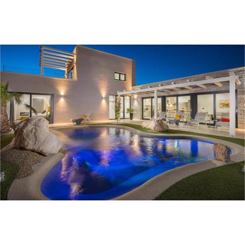 Gorgeous Home In Kastelir With Jacuzzi