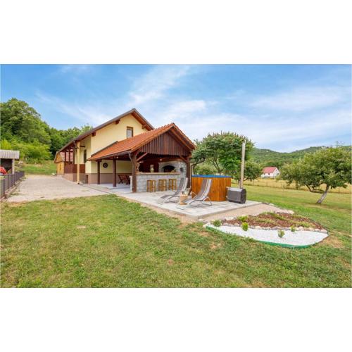 Gorgeous Home In Klanac With Kitchen