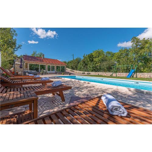 Gorgeous Home In Knin With Kitchen