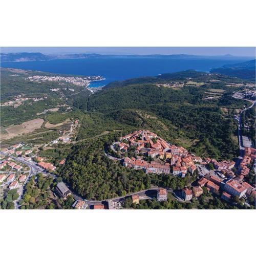 Gorgeous Home In Koromacno With Wifi
