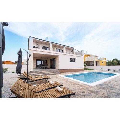 Gorgeous Home In Krnica With Wi-Fi