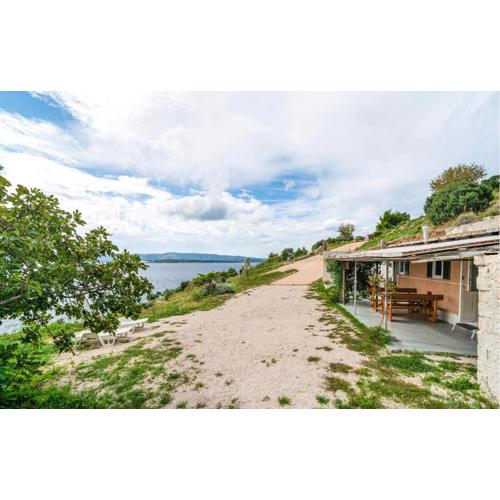 Gorgeous Home In Nerezisca With Wifi