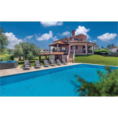 Gorgeous Home In Nova Vas
