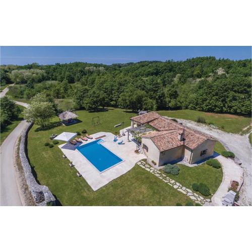 Gorgeous Home In Pazin