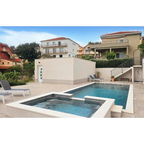 Gorgeous Home In Podstrana With Wifi