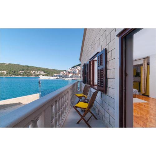 Gorgeous Home In Pucisca With Wifi