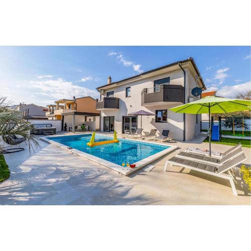 Gorgeous Home In Pula With Sauna