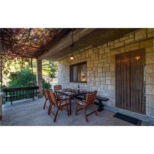 Gorgeous Home In Pupnat With Kitchen