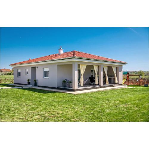 Gorgeous Home In Radeki Glavica