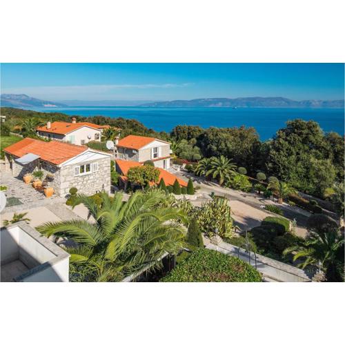 Gorgeous Home In Ravni With Wifi