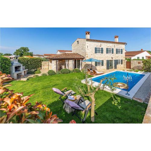 Gorgeous Home In Sisan With Wifi