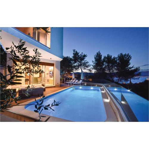 Gorgeous Home In Slatine With Wifi