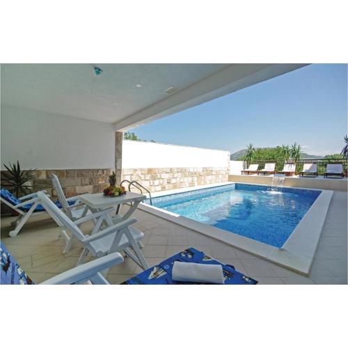 Gorgeous Home In Umcani
