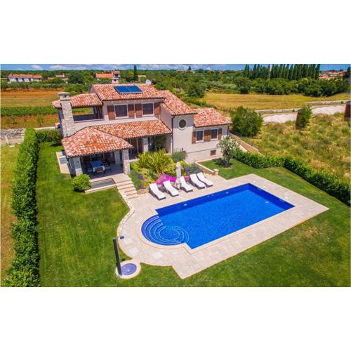 Gorgeous Home In Vodnjan With Kitchen