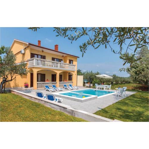 Gorgeous Home In Vodnjan With Wifi