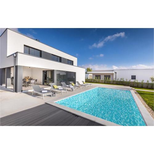 Gorgeous Home In Vodnjan With Wifi