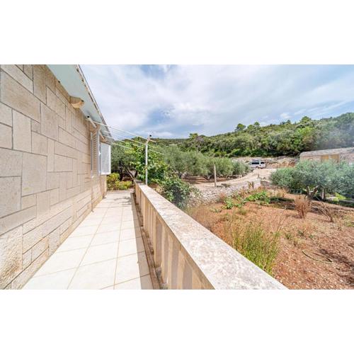 Gorgeous Home In Zrnovo