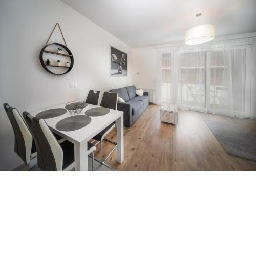 Grace Pine Apartment 2